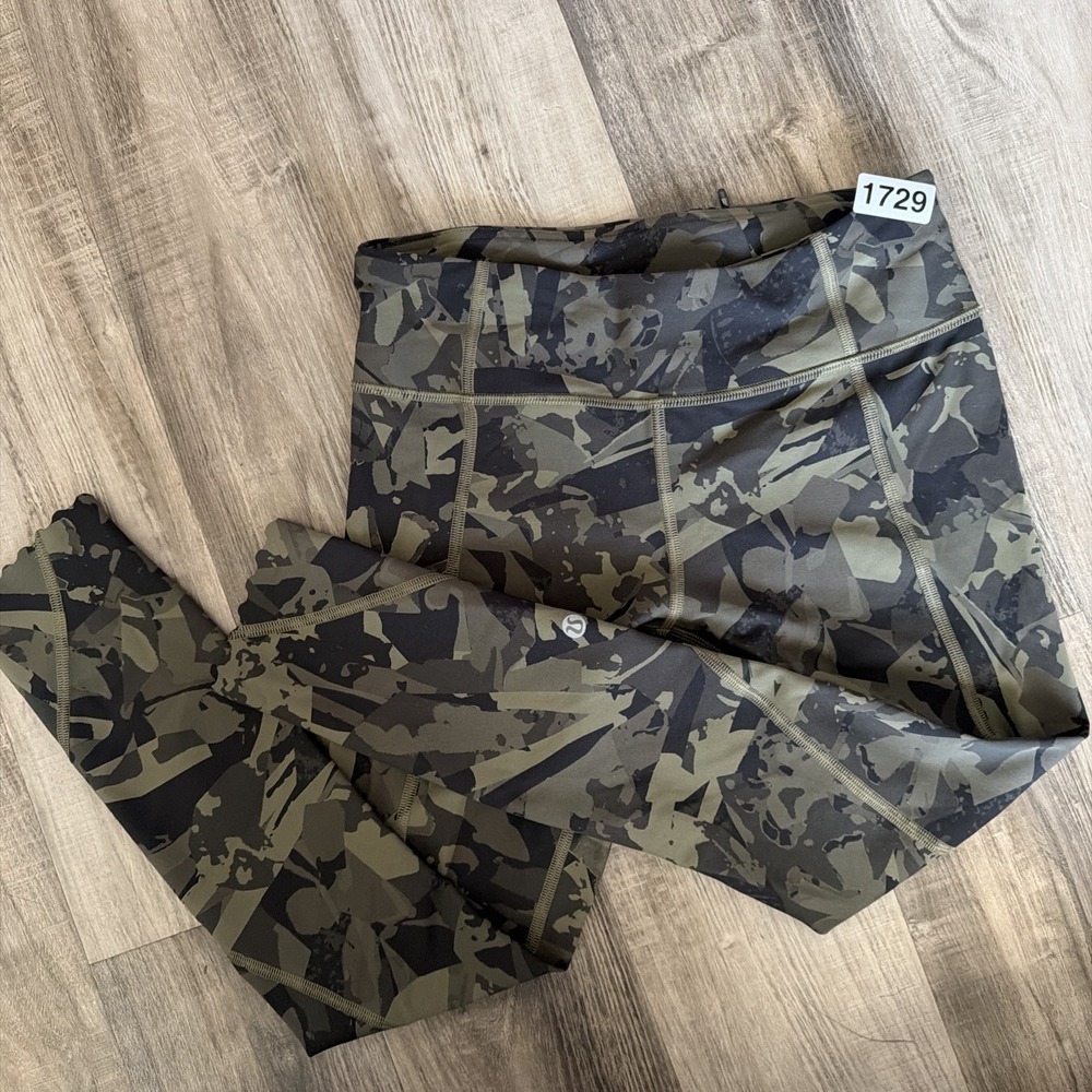 Lululemon Black Green Camo Tight Stuff Tights Leggings 23" Womens Size 6